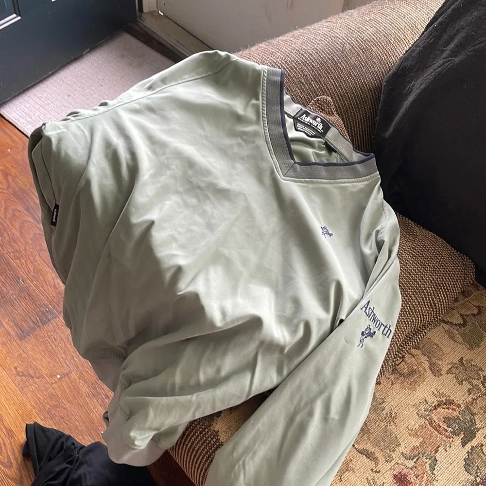 pullover - Picture 1 of 1